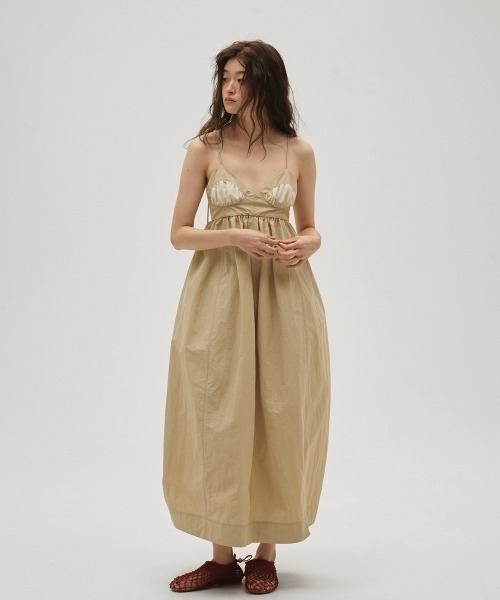 TODAYFUL（トゥデイフル）の「Bustier Balloon Dress（ワンピース・レディース・サンドベージュ/チョコ・36inch/38inch）」の2枚目の写真