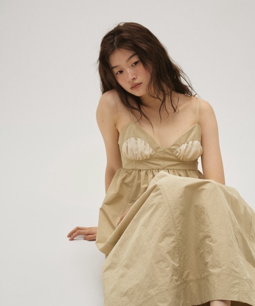 TODAYFUL（トゥデイフル）の「Bustier Balloon Dress（ワンピース・レディース・サンドベージュ/チョコ・36inch/38inch）」の4枚目の写真