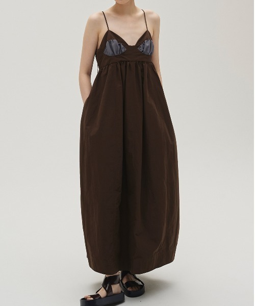 TODAYFUL（トゥデイフル）の「Bustier Balloon Dress（ワンピース・レディース・サンドベージュ/チョコ・36inch/38inch）」の9枚目の写真
