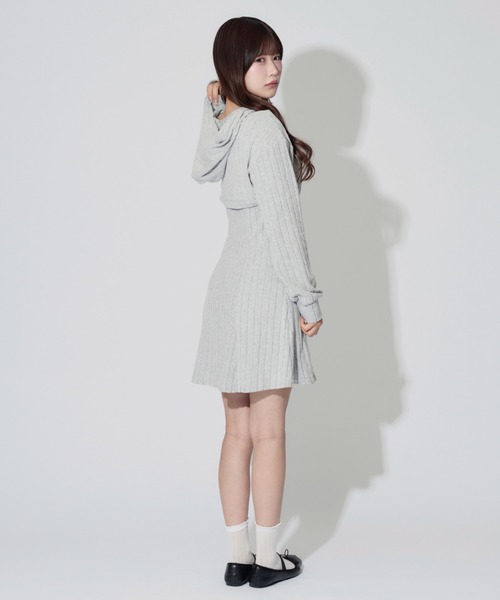 ALLuRing ChaRm（アリュリングチャーム）の「【2点セット】Ensemble Rib Knit Hoodie Dress / アンサンブルリブニットフーディワンピース（ワンピース・レディース・ブラック/グレー・FREE）」の17枚目の写真