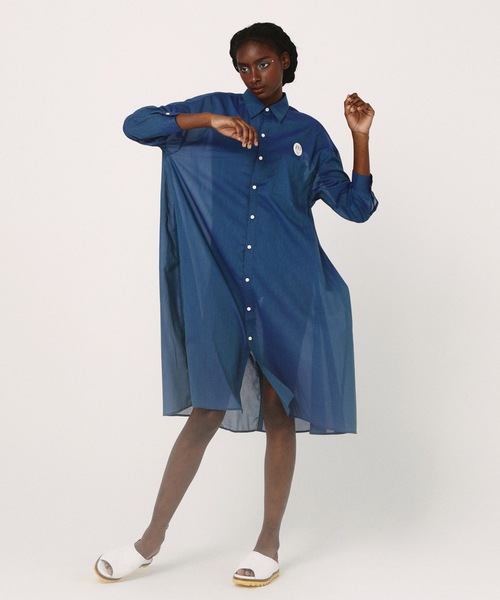 BEDSIDEDRAMA(ベットサイドドラマ)の「Mirage Maxi Shirt(シャツワンピース・レディース・ブルー/グリーン/ブラウン・1/2)」の3枚目の写真