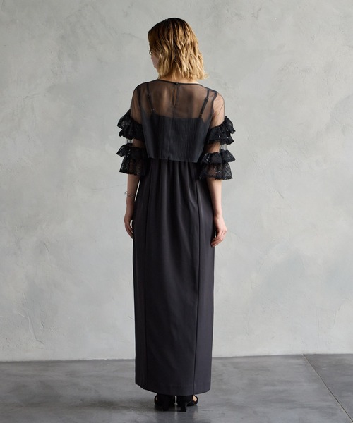 AIMER（エメ）の「【WEB限定】チュールスパンコールフリルスリーブブラウス×サテンキャミソールタイトワンピース 2点セットパーティードレス　結婚式　お呼ばれ　ドレス　20代 30代（ドレス・レディース・ブラック/キャメル/ダークグリーン・SMALL/MEDIUM）」の13枚目の写真