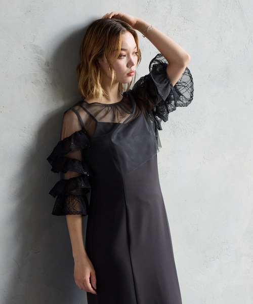 AIMER（エメ）の「【WEB限定】チュールスパンコールフリルスリーブブラウス×サテンキャミソールタイトワンピース 2点セットパーティードレス　結婚式　お呼ばれ　ドレス　20代 30代（ドレス・レディース・ブラック/キャメル/ダークグリーン・SMALL/MEDIUM）」の9枚目の写真