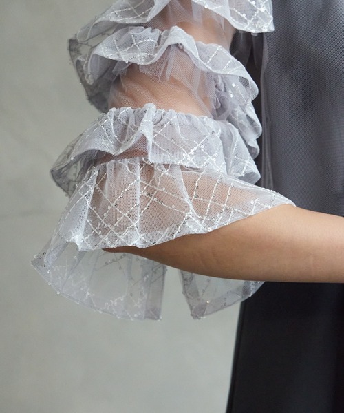 AIMER（エメ）の「【WEB限定】チュールスパンコールフリルスリーブブラウス×サテンキャミソールタイトワンピース 2点セットパーティードレス　結婚式　お呼ばれ　ドレス　20代 30代（ドレス・レディース・ブラック/キャメル/ダークグリーン・SMALL/MEDIUM）」の21枚目の写真