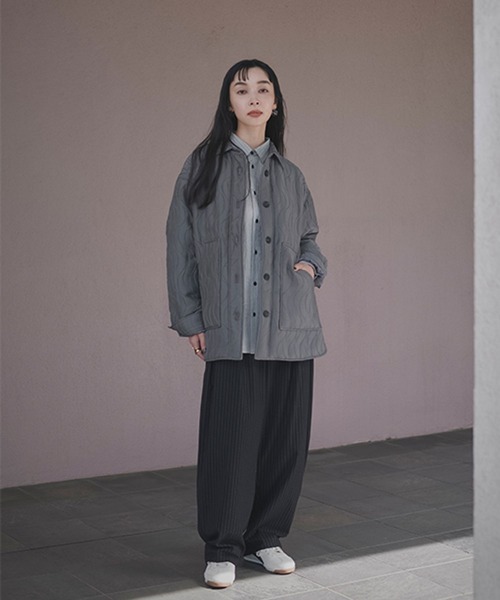 studio CLIP（スタディオクリップ）の「【daily CLIP】パターンキルトライトジャケット（ブルゾン・レディース・ブラック/グレー・FREE）」の3枚目の写真