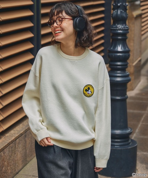 Disney（ディズニー）の「【Disney】別注 Mickey&Friends ミッキー＆フレンズ ヴィンテージライクグラフィックオーバーサイズニットプルオーバー（ニット/セーター・レディース・アイボリー/杢グレー/ネイビー系/ネイビー・FREE）」の5枚目の写真