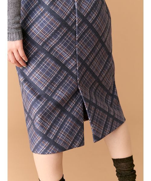 LILY BROWN(リリーブラウン)の「ウーリーチェックミディスカート(スカート・レディース・グレイッシュベージュ/ネイビー/イエロー・1/0)」の14枚目の写真