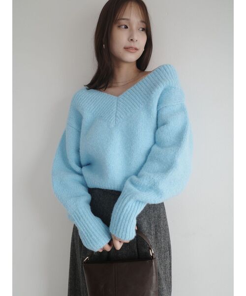 LAGUNAMOON（ラグナムーン）の「【WEB限定】Vネックカラーショートニットプルオーバー（ニット/セーター・レディース・グレー/ブルー/ブラック/ピンク/ホワイト・FREE）」の6枚目の写真