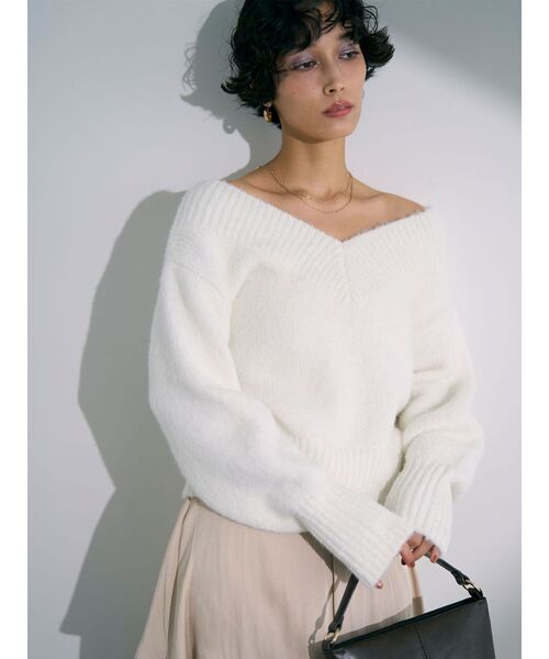 LAGUNAMOON（ラグナムーン）の「【WEB限定】Vネックカラーショートニットプルオーバー（ニット/セーター・レディース・グレー/ブルー/ブラック/ピンク/ホワイト・FREE）」の9枚目の写真