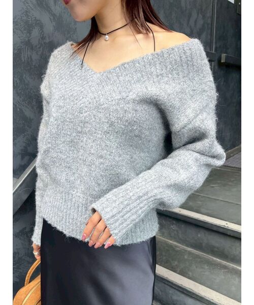 LAGUNAMOON（ラグナムーン）の「【WEB限定】Vネックカラーショートニットプルオーバー（ニット/セーター・レディース・グレー/ブルー/ブラック/ピンク/ホワイト・FREE）」の11枚目の写真