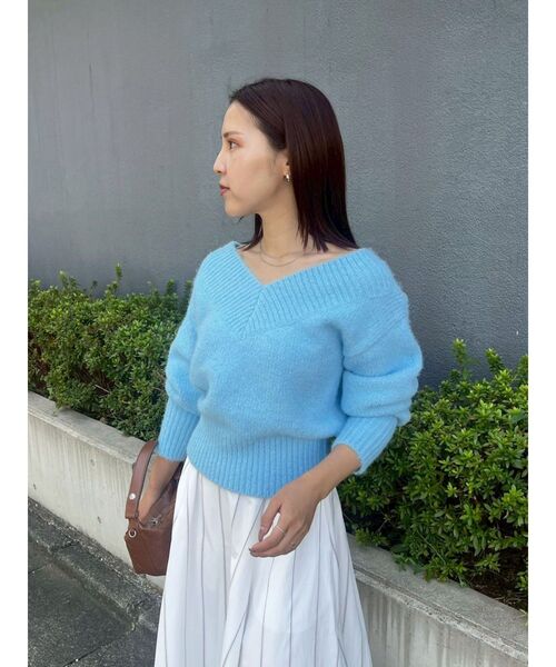 LAGUNAMOON（ラグナムーン）の「【WEB限定】Vネックカラーショートニットプルオーバー（ニット/セーター・レディース・グレー/ブルー/ブラック/ピンク/ホワイト・FREE）」の12枚目の写真