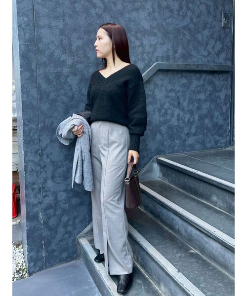 LAGUNAMOON（ラグナムーン）の「【WEB限定】Vネックカラーショートニットプルオーバー（ニット/セーター・レディース・グレー/ブルー/ブラック/ピンク/ホワイト・FREE）」の18枚目の写真