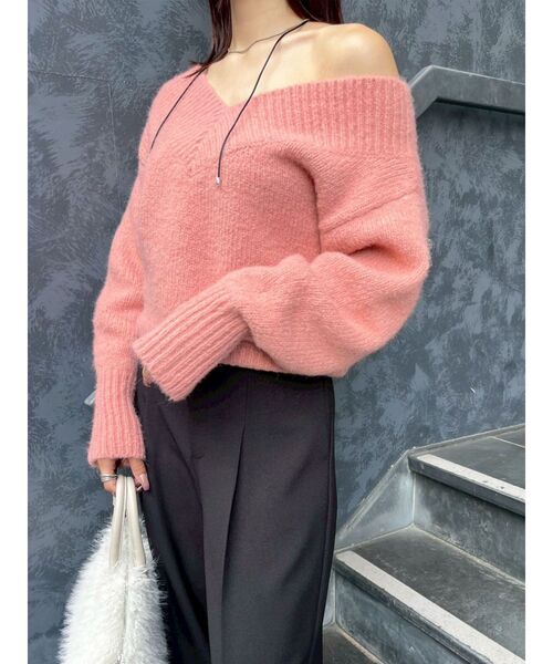 LAGUNAMOON（ラグナムーン）の「【WEB限定】Vネックカラーショートニットプルオーバー（ニット/セーター・レディース・グレー/ブルー/ブラック/ピンク/ホワイト・FREE）」の5枚目の写真