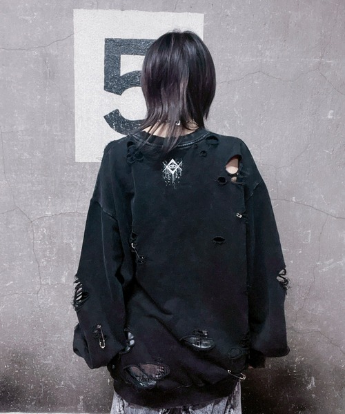 REFLEM（レフレム）の「『REFLEM/レフレム』スカルプリントダメージPO/プルオーバースウェットシャツ（スウェット・レディース・グレー/ブラック・FREE）」の5枚目の写真