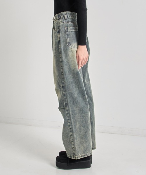 ANAP(アナップ)の「ニータック デザイン ウィンテージ加工 ワイド デニム パンツ(デニムパンツ・レディース・ブルー・M/S)」の3枚目の写真