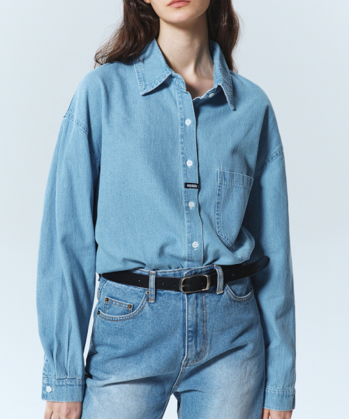 NICK&NICOLE(ニックアンドニコール)の「MINIMAL CLASSIC DENIM SHIRTS_LIGHT BLUE(シャツ/ブラウス・レディース・その他・FREE)」の2枚目の写真