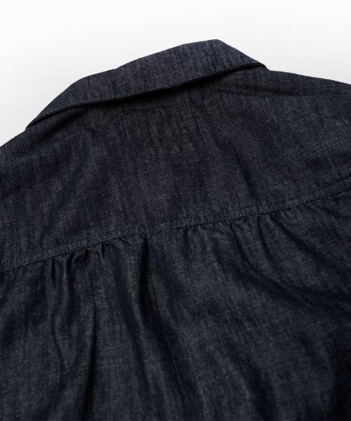 FRIZMWORKS(フリズムワークス)の「SHIRRING TRUCKER JACKET _ INDIGO(デニムジャケット・メンズ・その他・MEDIUM/LARGE/X-LARGE)」の8枚目の写真