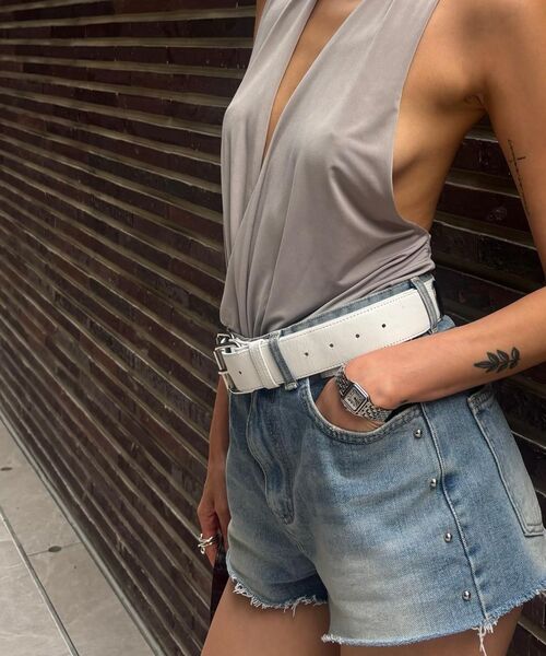 Kijun(キジュン)の「Studded Denim Shorts Light Blue(デニムパンツ・レディース・その他・MEDIUM/SMALL)」の7枚目の写真