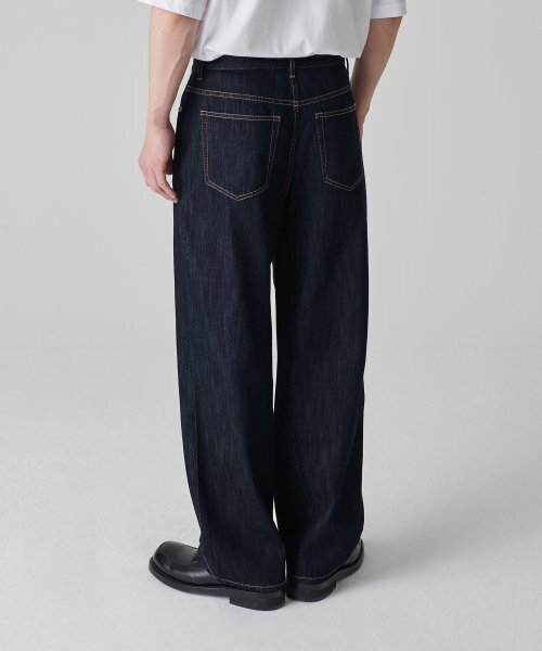 MUSINSA STANDARD（ムシンサスタンダード）の「リネンライクワイドデニムパンツ[ディープインディゴ]（デニムパンツ・メンズ・その他・42/30/26/27/28/29/34/36/32/31/33/38/40）」の2枚目の写真