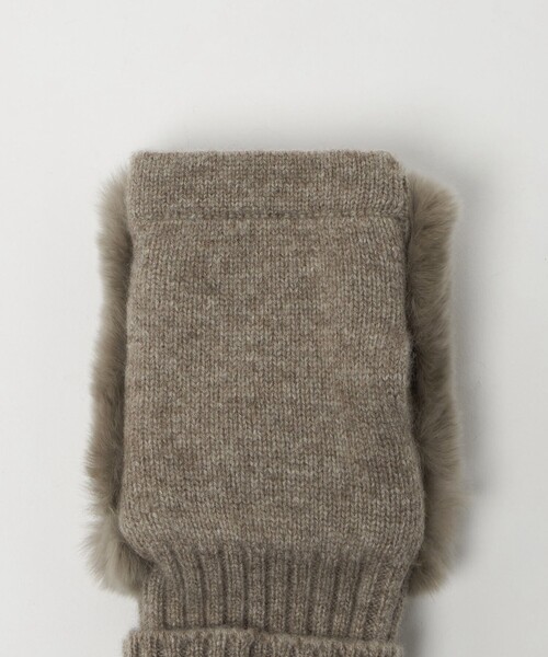 UNITED ARROWS（ユナイテッドアローズ）の「レッキスラビットファー フィンガーレスグローブ（手袋・レディース・ダークグレー/ダークブラウン/ベージュ・FREE）」の11枚目の写真