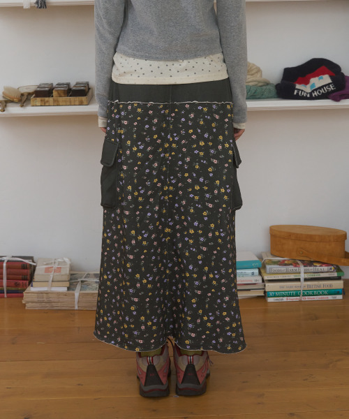 FUN FROM FUN(ファンフロムファン)の「Pocket Long Skirt, Black(スカート・レディース・その他・OS)」の6枚目の写真