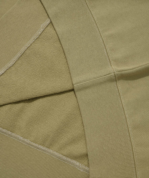 COVERNAT（カバーナット）の「シグネチャーシンボル スウェット オリーブ（スウェット・レディース・その他・SMALL/MEDIUM/LARGE/X-LARGE）」の6枚目の写真