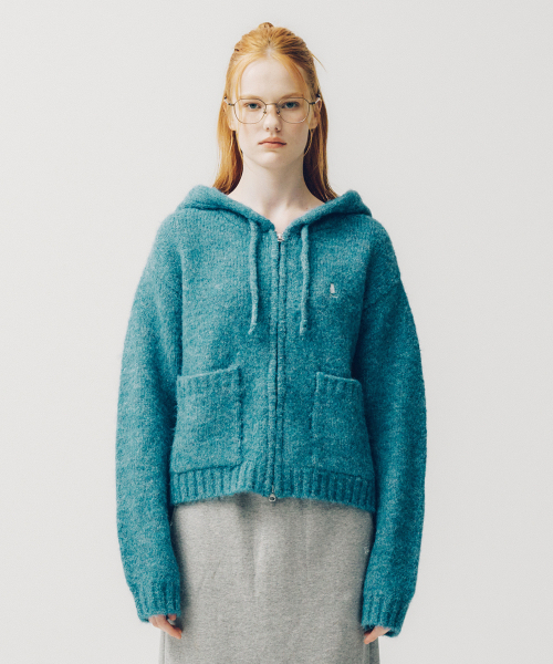 YALE(イェール)の「ウィメンズヘアリークロップニットフードジップアップ_アイボリー(ニット/セーター・レディース・その他・SMALL/MEDIUM/LARGE)」の4枚目の写真