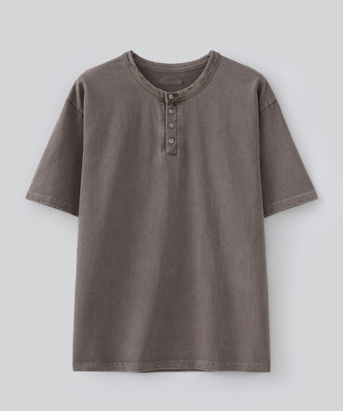 FABREGAT(ファブレガ)の「フィグダイング ヘンリーネックTシャツ (マディブラウン)(Tシャツ/カットソー・メンズ・その他・2/3)」の1枚目の写真