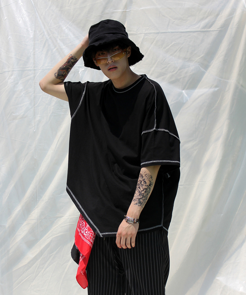 DEMARC(ドゥマーク)の「男女共用 アンバランス 半袖Tシャツ ブラック(Tシャツ/カットソー・メンズ・その他・FREE)」の2枚目の写真
