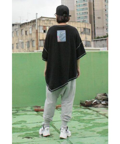 DEMARC(ドゥマーク)の「男女共用 アンバランス 半袖Tシャツ ブラック(Tシャツ/カットソー・メンズ・その他・FREE)」の13枚目の写真
