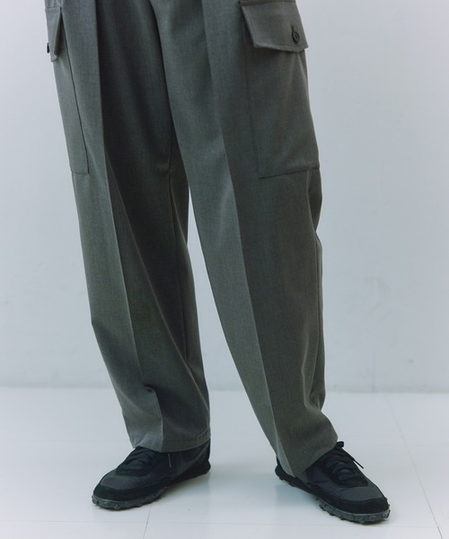 NewAnce(ニュアンス)の「【NewAnce】Two Tuck Slacks Cargo Pants(カーゴパンツ・メンズ・グレー/ブラック・S/M/L)」の6枚目の写真