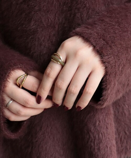 fredy emue（フレディエミュ）の「カラーストーンメタルクロスリング（リング・レディース・ブラウン/オリーブ・FREE）」の4枚目の写真