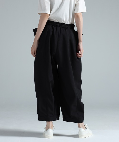 Y-3（ワイスリー）の「Y-3 CROPPED TOP FLARED SPORT UNIFORM TRACK PANTS（その他パンツ・レディース・ブラック・X-SMALL/SMALL/MEDIUM/LARGE/X-LARGE）」の3枚目の写真