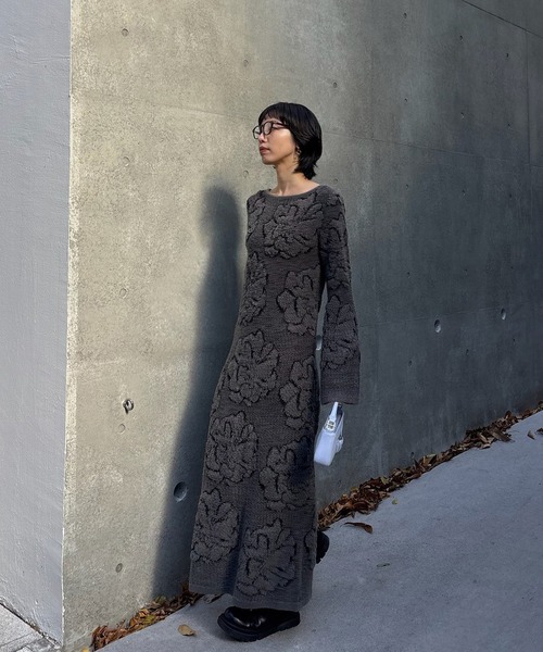 Ameri（アメリ）の「LOOP BLOOM GLOW JACQUARD KNIT DRESS（ドレス・レディース・ベージュ/グレー・SMALL/MEDIUM）」の6枚目の写真