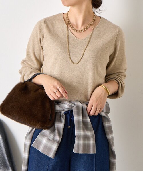 Jena espace merveilleux（ジェナ　エスパスメルヴェイユ）の「【春まで着れる】ラメプレーティングVニット（ニット/セーター・レディース・ライトグレー/ベージュ/ブルー系その他・FREE）」の3枚目の写真