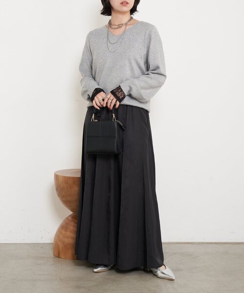 Jena espace merveilleux（ジェナ　エスパスメルヴェイユ）の「【春まで着れる】ラメプレーティングVニット（ニット/セーター・レディース・ライトグレー/ベージュ/ブルー系その他・FREE）」の4枚目の写真