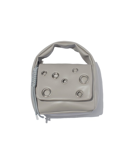 F/CE. (エフシーイー)の「F/CE. TECH LEATHER EYELET MINI POACH / エフシーイー テックレザー アイレット ミニポーチ(ハンドバッグ・レディース・ベージュ/ブラック/シルバー・FREE)」の1枚目の写真