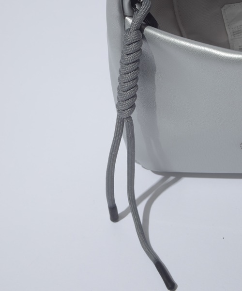 F/CE. (エフシーイー)の「F/CE. TECH LEATHER EYELET MINI POACH / エフシーイー テックレザー アイレット ミニポーチ(ハンドバッグ・レディース・ベージュ/ブラック/シルバー・FREE)」の14枚目の写真
