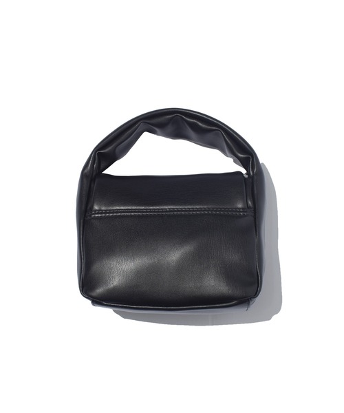 F/CE. (エフシーイー)の「F/CE. TECH LEATHER EYELET MINI POACH / エフシーイー テックレザー アイレット ミニポーチ(ハンドバッグ・レディース・ベージュ/ブラック/シルバー・FREE)」の5枚目の写真