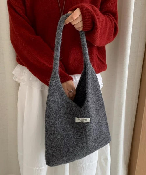 Vipoa(ヴィポア)の「ベーシックデザインニットバッグ(ショルダーバッグ・レディース・ベージュ/レッド/ピンク/ブラウン/グレー/ブラック/アイボリー・FREE)」の8枚目の写真