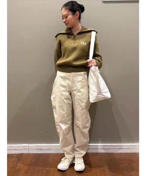 GAP（ギャップ）の「リラックスフィット GAPロゴ ハーフジップ プルオーバー クロップドセーター（ニット/セーター・レディース・ピンク/オフホワイト/グリーン/ブラック・S/M/XS/L/XL/XXS）」の16枚目の写真