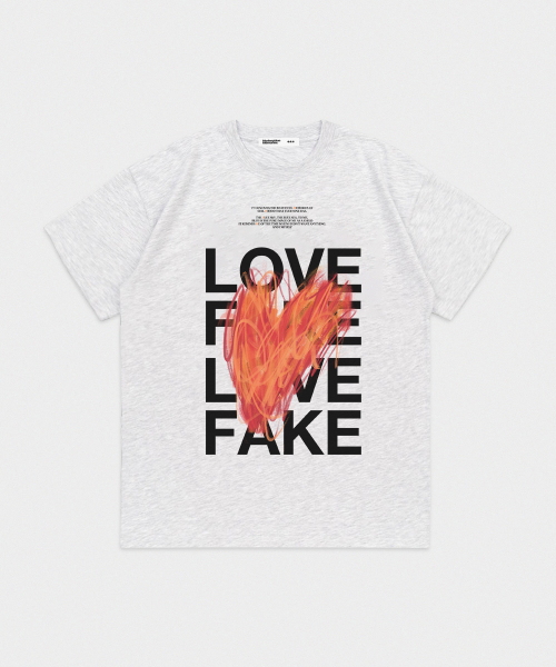 mydeepbluememories(マイディープブルーメモリーズ)の「LOVE X FAKE グラフィックTシャツ(ブラック)(Tシャツ/カットソー・レディース・ブラック・FREE/2)」の6枚目の写真