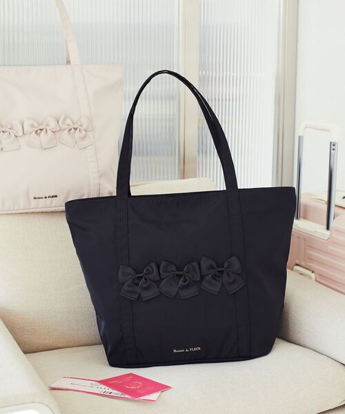 Maison de FLEUR(メゾンドフルール)の「撥水加工リボンキャリーオンバッグ(トートバッグ・レディース・ピンク系その他3/ブラック・FREE)」の14枚目の写真
