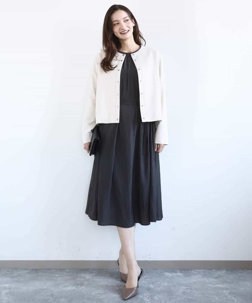 MK MICHEL KLEIN（エムケーミッシェルクラン）の「フェイクスウェード ドット釦ジャケット/洗える（ノーカラージャケット・レディース・グレー/アイボリー・38）」の8枚目の写真