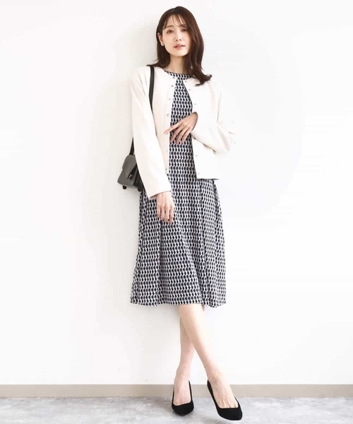 MK MICHEL KLEIN（エムケーミッシェルクラン）の「フェイクスウェード ドット釦ジャケット/洗える（ノーカラージャケット・レディース・グレー/アイボリー・38）」の13枚目の写真