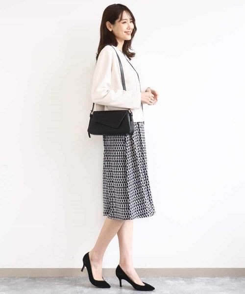 MK MICHEL KLEIN（エムケーミッシェルクラン）の「フェイクスウェード ドット釦ジャケット/洗える（ノーカラージャケット・レディース・グレー/アイボリー・38）」の14枚目の写真