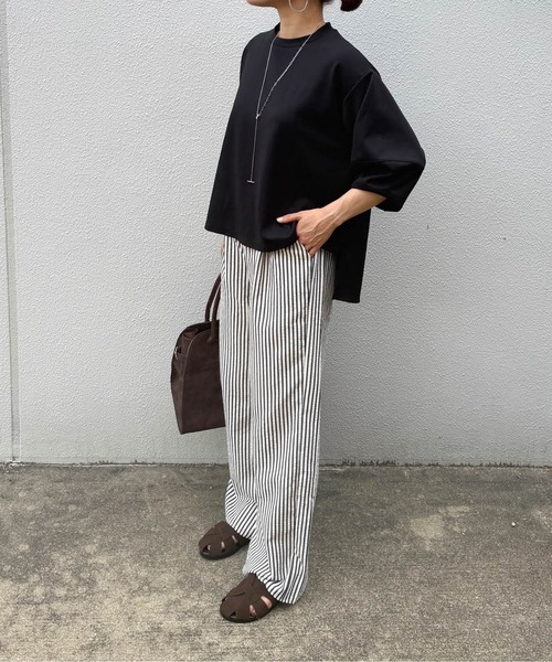 Fabby fabby(ファビィーファビィー)の「バックベルトグルカフラットサンダル(サンダル・レディース・ブラック/ブラウン/ベージュ・MEDIUM/LARGE)」の2枚目の写真