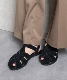 Fabby fabby（ファビィーファビィー）の「バックベルトグルカフラットサンダル（サンダル）」