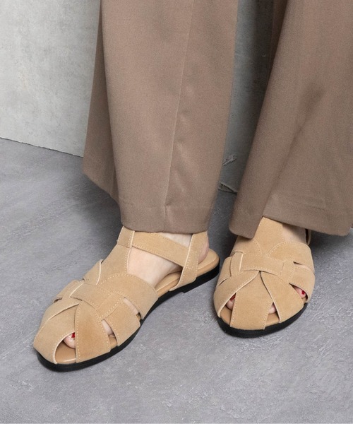 Fabby fabby(ファビィーファビィー)の「バックベルトグルカフラットサンダル(サンダル・レディース・ブラック/ブラウン/ベージュ・MEDIUM/LARGE/SMALL)」の10枚目の写真