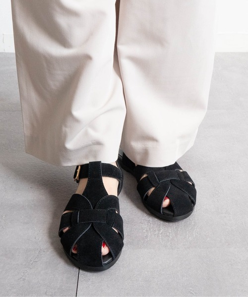 Fabby fabby(ファビィーファビィー)の「バックベルトグルカフラットサンダル(サンダル・レディース・ブラック/ブラウン/ベージュ・MEDIUM/LARGE/SMALL)」の14枚目の写真